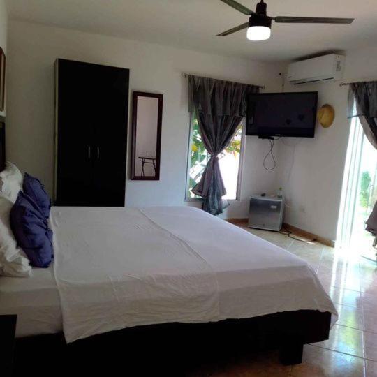 Casa La Huerta Habitación Privada Con Alberca Habitación en casa particular Mérida
